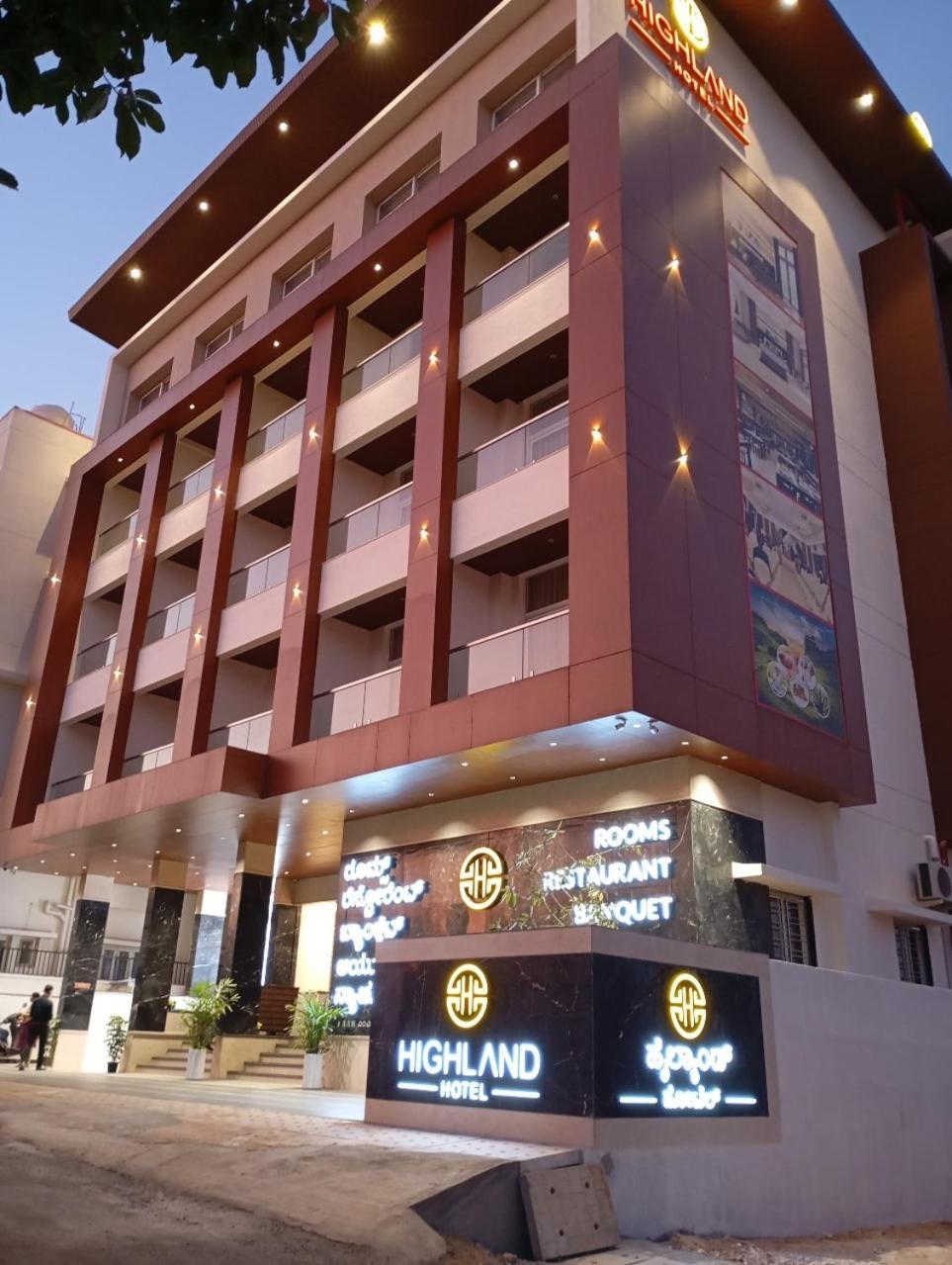 Highland Hotel Bangalore Buitenkant foto